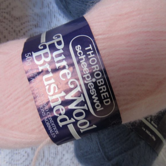 3+ Balls Of Thorobred Wool Yarn, 50g each,made in New Zeland - Picture 2 of 3